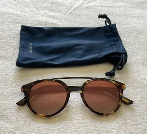 Sunglasses thumbnail 1