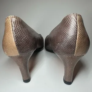 Salvatore Ferragamo Snakeskin Pumps Heels Leather Made in Italy 9 B Vibram Soles thumbnail 8