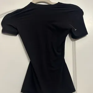 Skims Fits Everybody Tee Shirt thumbnail 2