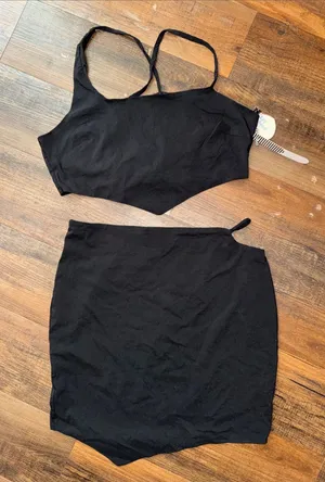 Story On 2 pieces set Black Mini Skirt — Chic Everyday Essential thumbnail 1