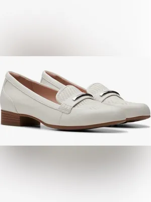 Clarks Off White Leather Loafer with Silver Trim Size 8 thumbnail 4