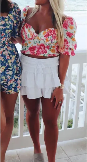 Cute top! Multiple Size M thumbnail 1