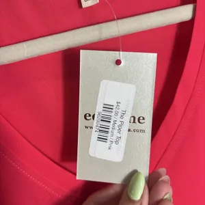 NWT Ee:Some Women Size Medium Hot Pink‎ Blouse Feather Sleeve Lightweight Shirt thumbnail 3