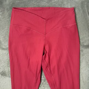 Lululemon‎ V Waist Yoga Tight 25" Grid Texture Leggings Size 8 Vintage Rose thumbnail 10