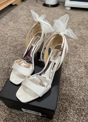 Badgley Mischka Wedding Bow Heels thumbnail 1