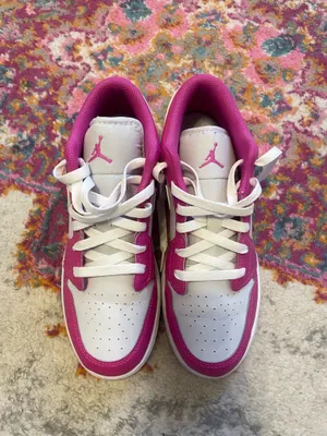 Pink Nike Dunk Low  thumbnail 2