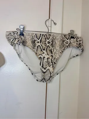 Soma Snake Print Tankini Bathing suit Size Large V Wire Plunge thumbnail 4