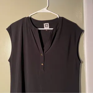 Anne Klein Women's‎ Size Medium Popover Blouse Black Cap Sleeve 2 Button Stretch thumbnail 4