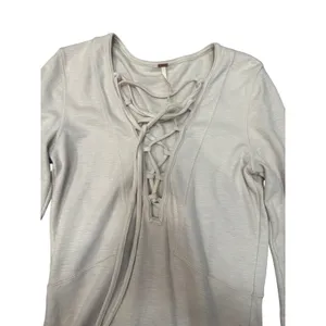 Free‎ People Long Sleeve Lace Up V Neck Top Light Gray Size XS thumbnail 4