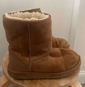 UGG Australia Sz 5 fur lined boots - ankle height thumbnail 1