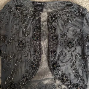 Adrianna Papell Charcoal Sheer Embroidered‎ Blouse Flaw Size 2 thumbnail 3