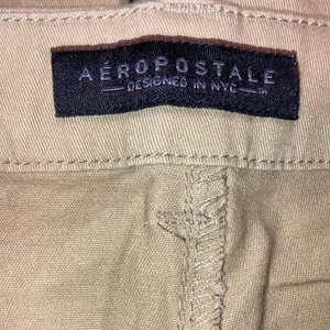 AEROPOSTALE Khaki Pants Women’s Size 4 Short Low Rise Skinny Pants Khaki Chinos thumbnail 9