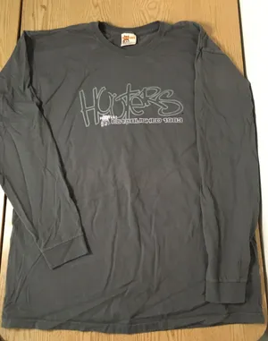 Hooters New Unisex Vintage Long Sleeve T-shirt Embroidery Gray Size XLarge thumbnail 1