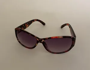 Women’s Sunglasses thumbnail 1