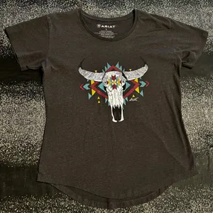 Womens large Ariat Skull Aztec western graphic short sleeve t-shirt thumbnail 1