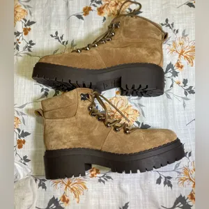 NEW Marc Fisher LTD Nairy Hiking Boots – Women’s Size 9.5 thumbnail 5