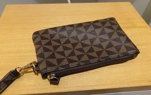 Amazon Brown Checker Wallet thumbnail 2