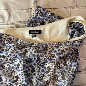 Bebe VTG Y2K One Shoulder Asymetrical Bat Wing Floral Blue Dress Medium thumbnail 5