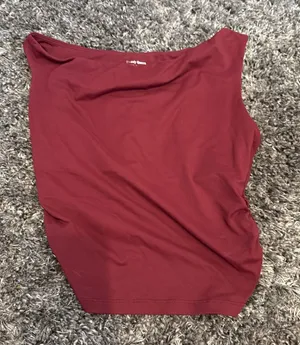 Asymmetrical top trendy queen Red thumbnail 1