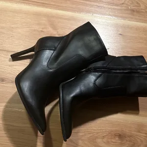 Forever 21 Sleek Black Heeled Boots thumbnail 5