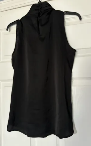 New York Company sleeveless blouse is a size small. thumbnail 9
