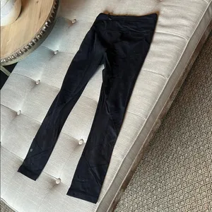 Lululemon Black Lightweight Workout Leggings Size 2 thumbnail 11