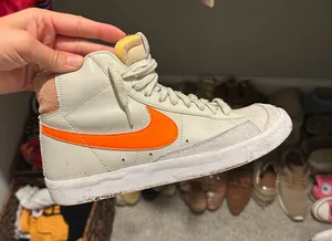 Nike High-Tops 9.5  thumbnail 1