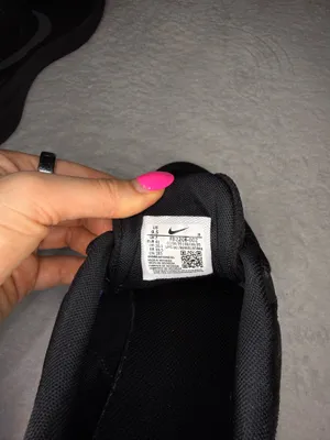 Black Nike Sneakers Women’s thumbnail 5