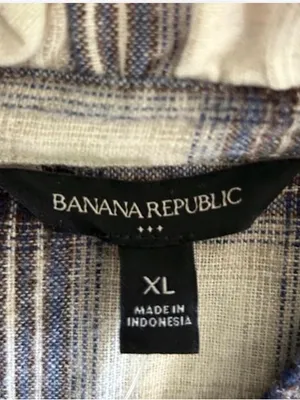 Banana Republic Plaid Button-Up Jacket in Cream and Black thumbnail 2