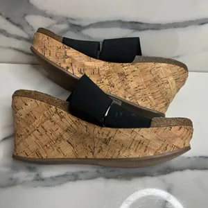 Beach by Matisse Wmns Black Strap Cork Wedge Bare All Sandals Sz 8 Beachy Resort thumbnail 5