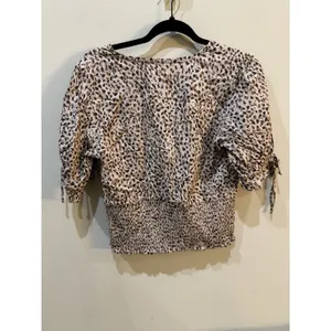 Abercrombie & Fitch Leopard Print Smocked Waist V‎ Neck Puff Tie Sleeve Blouse thumbnail 3