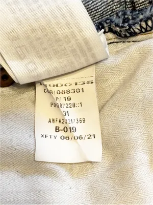 Abercrombie & Fitch The Mom Short High Rise Distressed Medium wash size 12 thumbnail 8