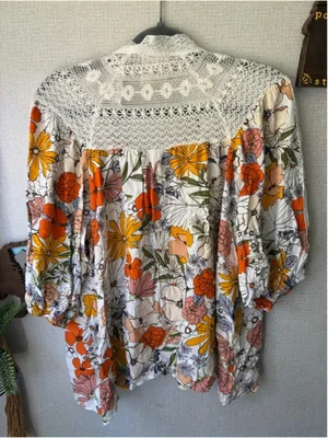 Jaase Floral Blouse Size Small with Lace Detail thumbnail 7