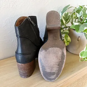 UGG | Annie Ankle Block Heel Boot‎ in Black and Brown Women's 8.5 thumbnail 5