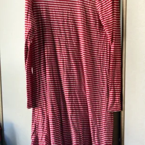 FINAL MARKDOWN GAP Vibrant Red and White Striped t shirt dress medium thumbnail 6