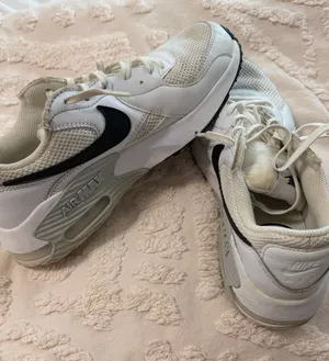 Nike White and Black Air Max Running Sneakers thumbnail 1