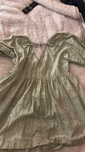 Easel Dress Green thumbnail 2