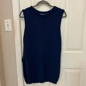 NENONA Brand 2 piece Short and Sleeveless Tunic Top Sweater Set in Navy thumbnail 5
