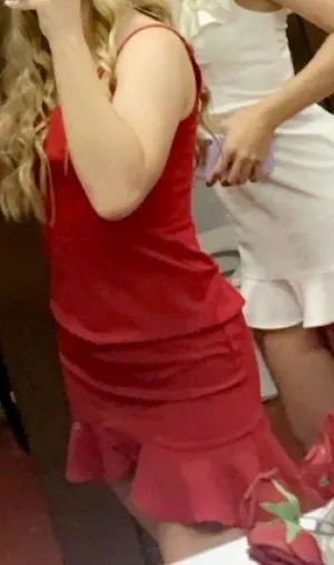 red dress Size 6 thumbnail 2