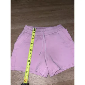Lululemon Scuba High-Rise Shorts Pink Size 6 Drawstring Pockets Women thumbnail 5