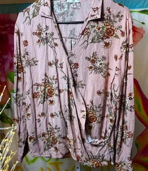 P90. Entro pink floral blouse with wrap front thumbnail 1