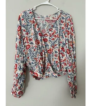 Billabong Safe Bet Surplice Top Floral V-Neck Boho Blouse Size Medium thumbnail 3
