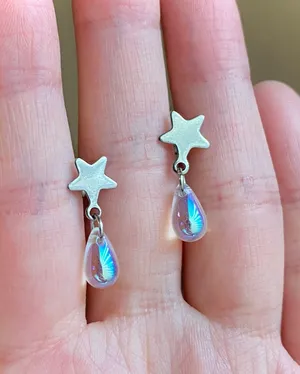 cute mini clear Czech glass teardrop simple dangle earrings 🤍🌟 thumbnail 3