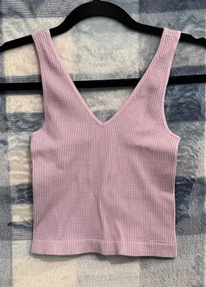 Comfort Cove Clothing Light Purple Ribbed V-Neck Cropped Tank Top thumbnail 1
