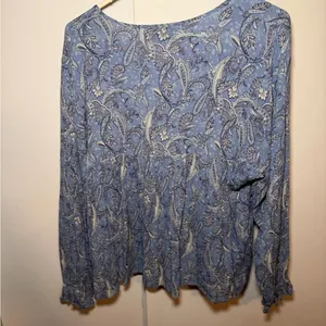Vici Eminah Blue Paisley Front Tassel Tie Peasant Top Size Medium. thumbnail 3