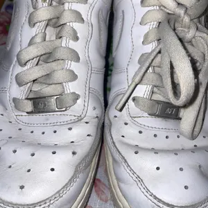 Nike Air Force 1 07 Low Womens White Sneakers Size 8.5 thumbnail 4