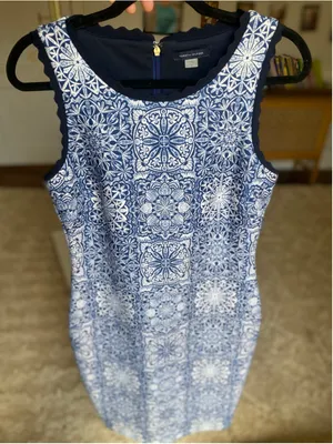Tommy Hilfiger Medallion Dress Fitted Knee Length Preppy Nautical Nantucket Mod thumbnail 4