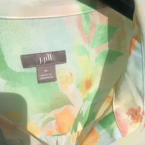 J. Jill Sheer Floral Pastel Business Casual Blouse thumbnail 3