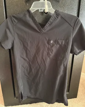 Cherokee Infinity Black Scrub Top thumbnail 1