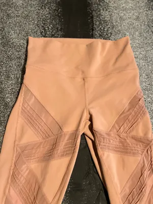 Womens medium Alo Yoga Ultimate High Waist Leggings- rosewater thumbnail 5